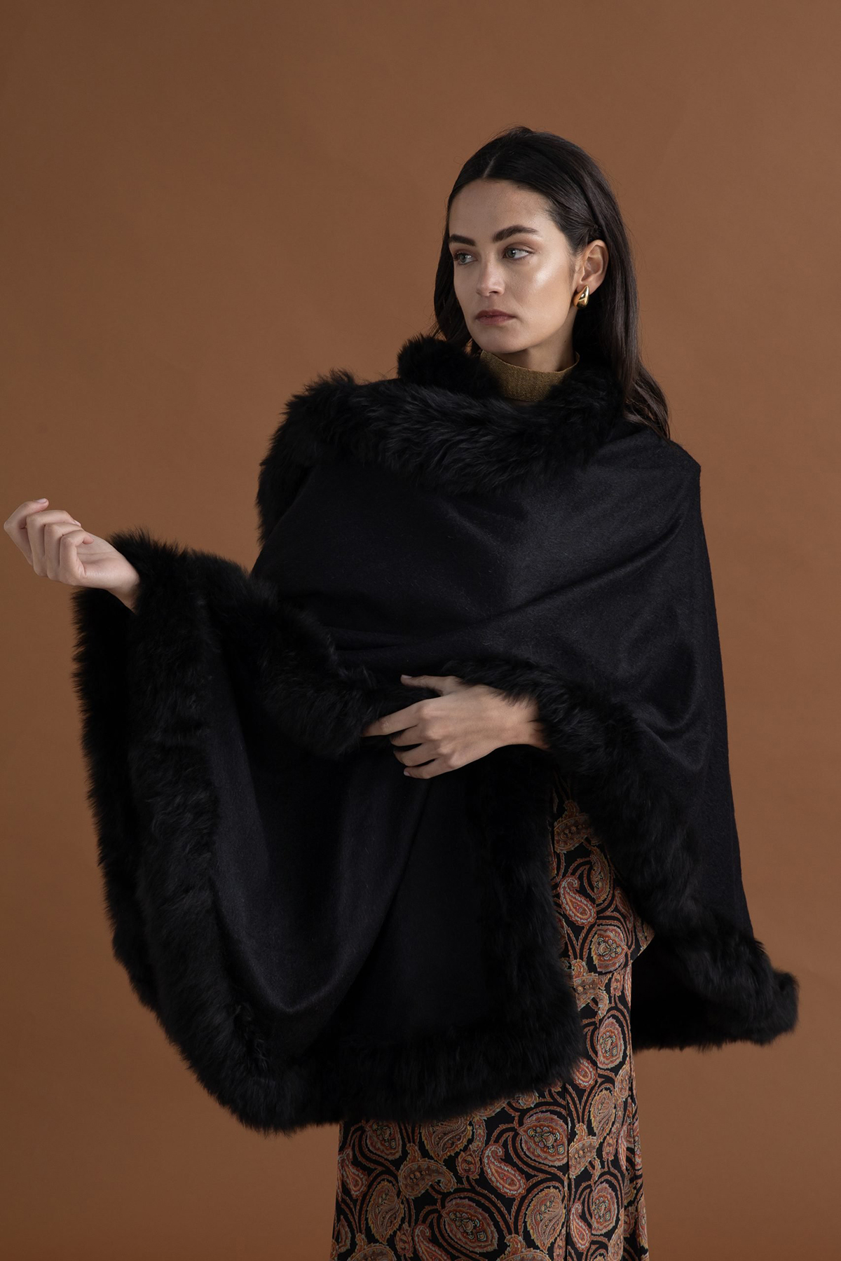 Pisac Cape — Black