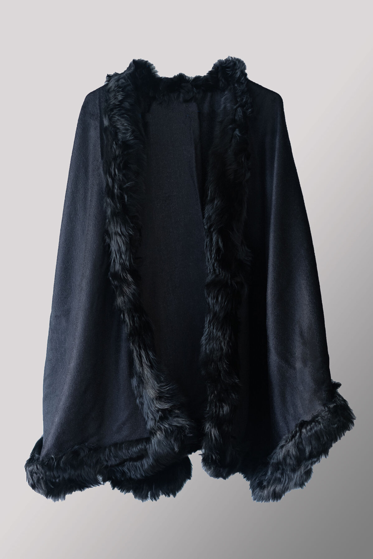 Pisac Cape — Black