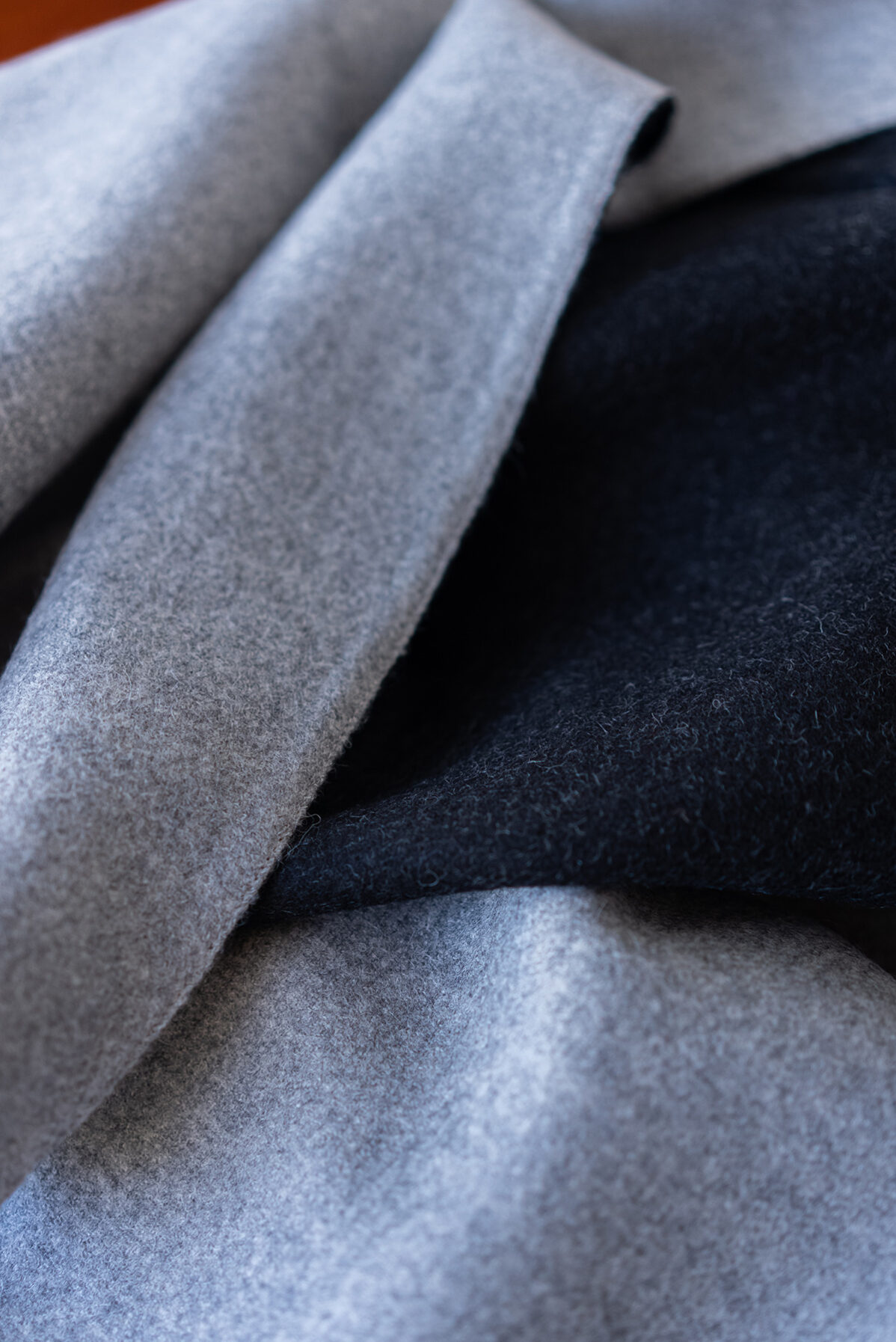 Cuzco Cape — Grey / Black